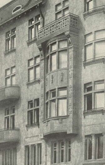 EGY CHARLOTTENBURGI B�RH�Z HOMLOKZATA BERLINERSTRASSE 100. M�T� REZS� M�VE