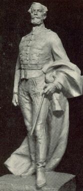 LEININGEN T�BORNOK SZOBRA T�R�KBECSEN RADNAI B�LA M�VE