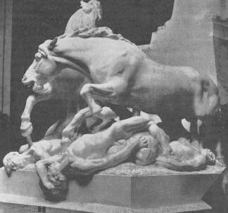 A M�CSARNOK T�LI KI�LL�T�S�B�L R�SZLET A BUDAPESTI SZABADS�GHARC-SZOBORR�L SZAMOVOLSZKY �D�N �S G�CH ISTV�N M�VE A KIS �LLAMI ARANY�REM NYERTESE