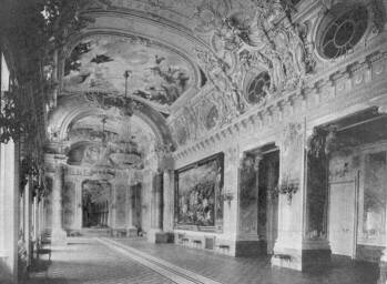 A BUDAI KIR�LYI V�RPALOTA BUFFET-CSARNOKA