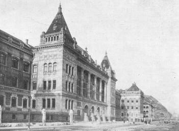 A BUDAPESTI KIR. J�ZSEF M�EGYETEM K�ZPONTI �P�LETE